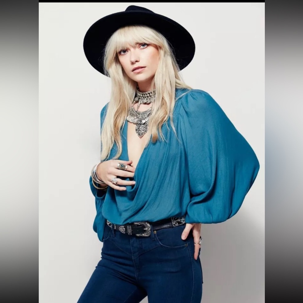 FREE PEOPLE COWLING AROUND DRAPEY FLOWY BOHO ROMANTIC TOP BLOUSE TEAL Size XS‎